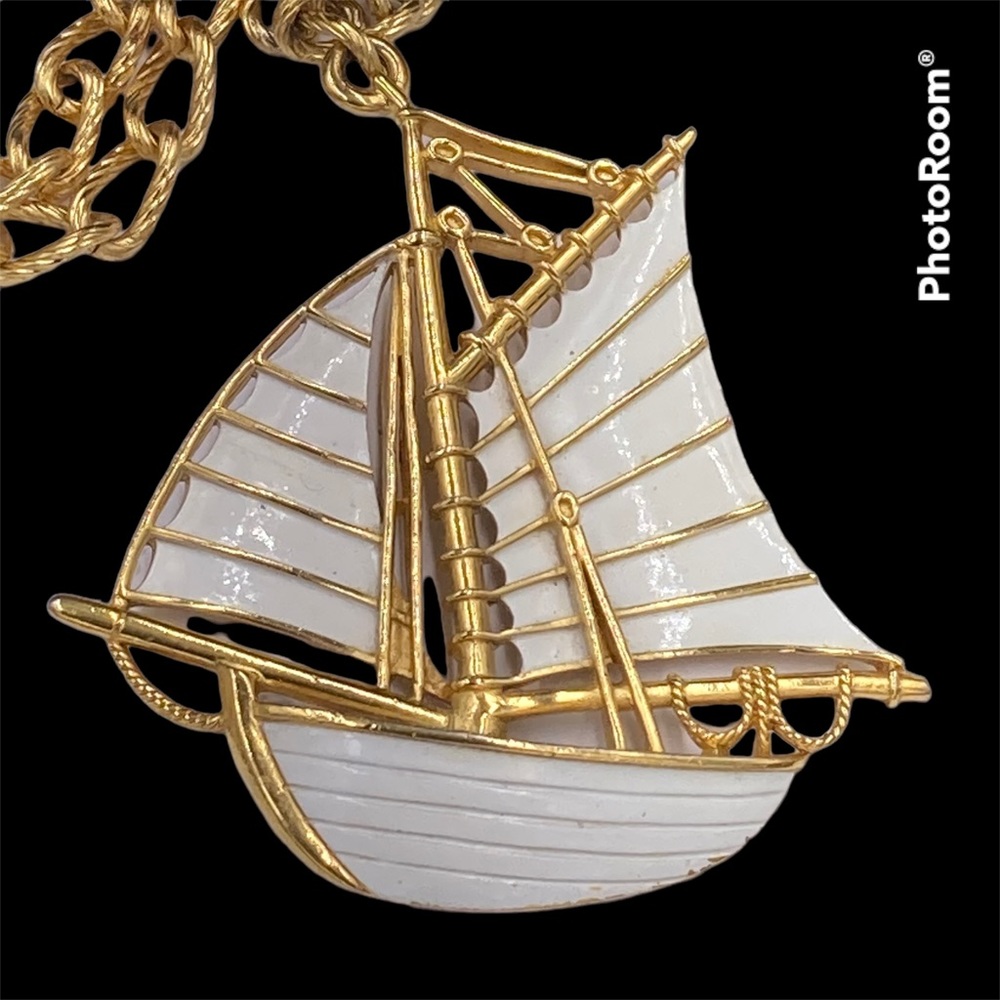 Trifari 1972 "Ming" Series Huge White Enamel Chinese Junk Necklace